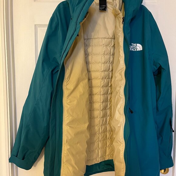 Man North Face snow/Skiing Jacket - Picture 2 of 9